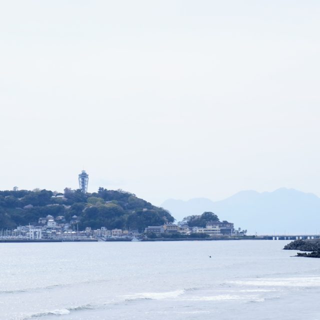 【今シーズン初の生足ビブショーツ】江ノ島が見えてきた。