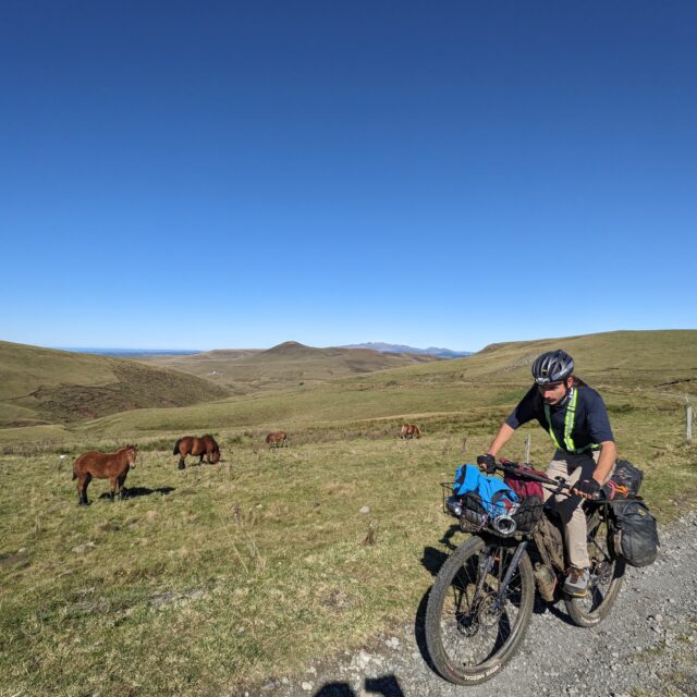 マシフセントラル（フランス）でのバイクパッキング