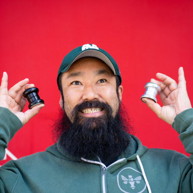 【SimWorks By TANGESEIKI】タンゲって通称？で呼んじゃうけど、昔から使わせてもらっていて、ヘッドとかフォークとか色々使ったから今の僕があるんですよね。だから実は、キングと同じくらいお世話になっている大切なブランドなんです。その名は丹下精機の巻。