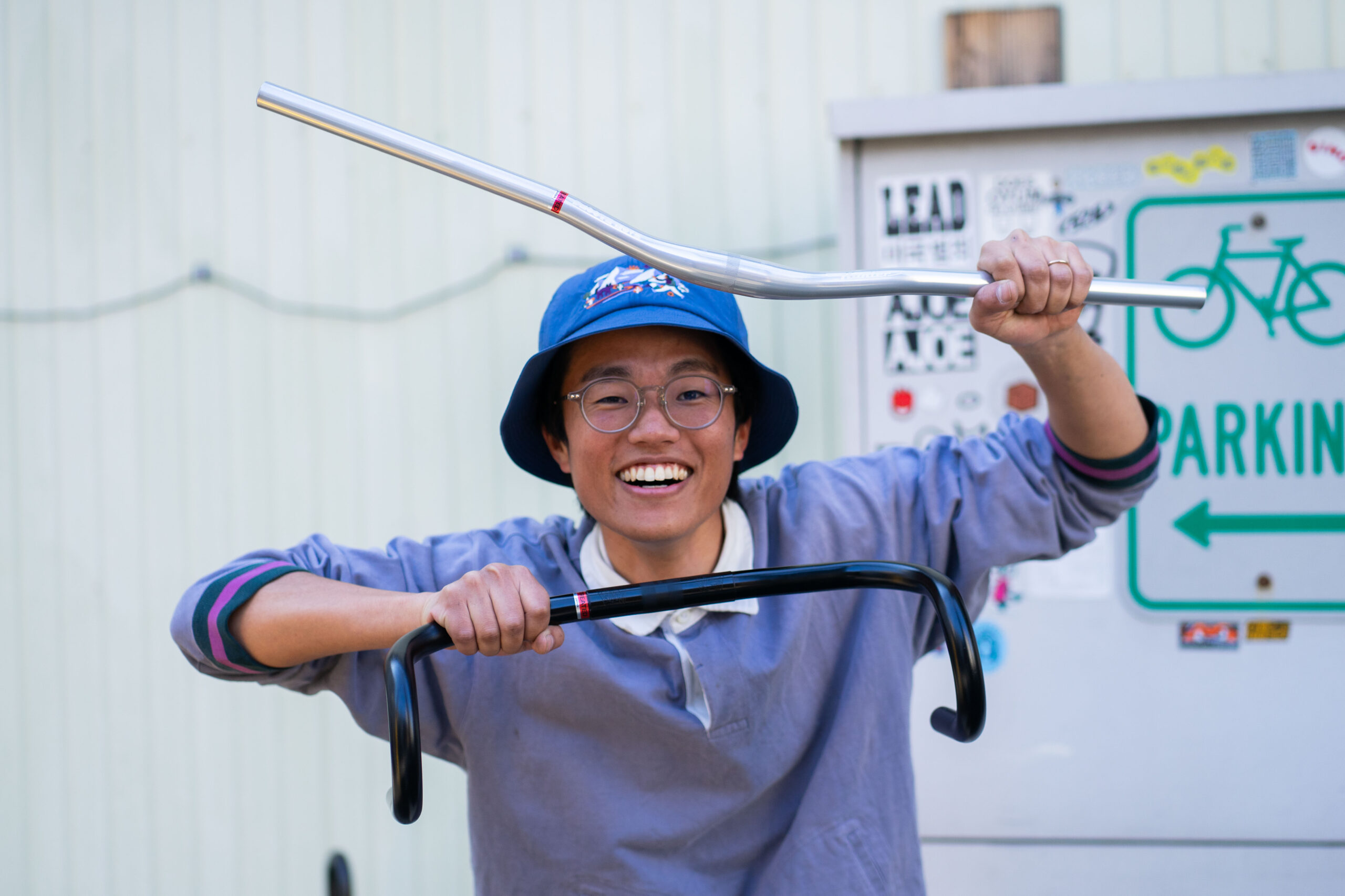 なぜ、ハンドルバーはこんなにも曲がっているのか